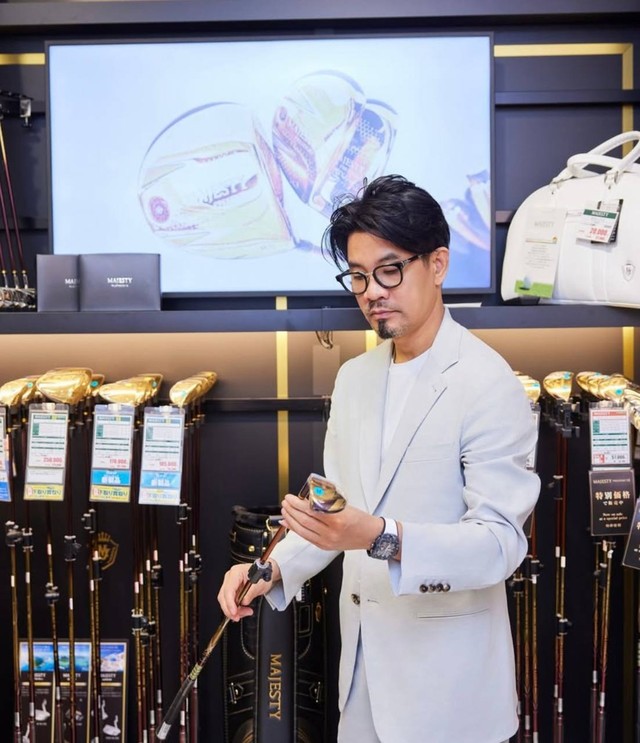 Bố vợ doanh nhân của Đoàn Văn Hậu lộ diện sau chuỗi ngày Bố vợ doanh nhân của Đoàn Văn Hậu lộ diện sau chuỗi ngày
