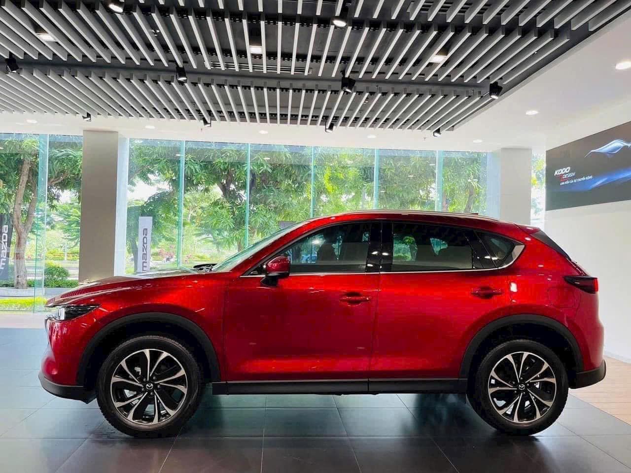 829 triệu mua Peugeot 2008 hay Mazda CX-5: Chọn cá tính hay rộng hơn, mạnh hơn, loa hay hơn?- Ảnh 12. 829 triệu mua Peugeot 2008 hay Mazda CX-5: Chọn cá tính hay rộng hơn, mạnh hơn, loa hay hơn?- Ảnh 12.