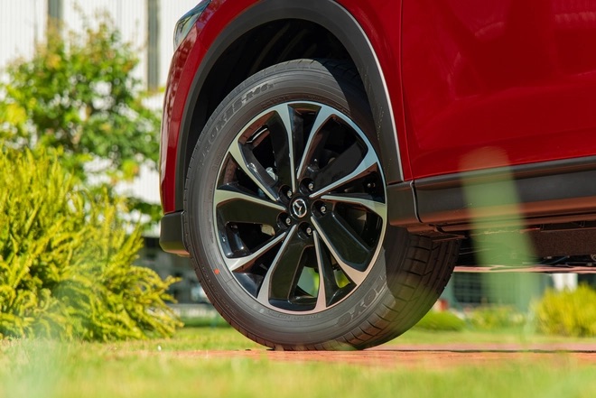 829 triệu mua Peugeot 2008 hay Mazda CX-5: Chọn cá tính hay rộng hơn, mạnh hơn, loa hay hơn?- Ảnh 10. 829 triệu mua Peugeot 2008 hay Mazda CX-5: Chọn cá tính hay rộng hơn, mạnh hơn, loa hay hơn?- Ảnh 10.
