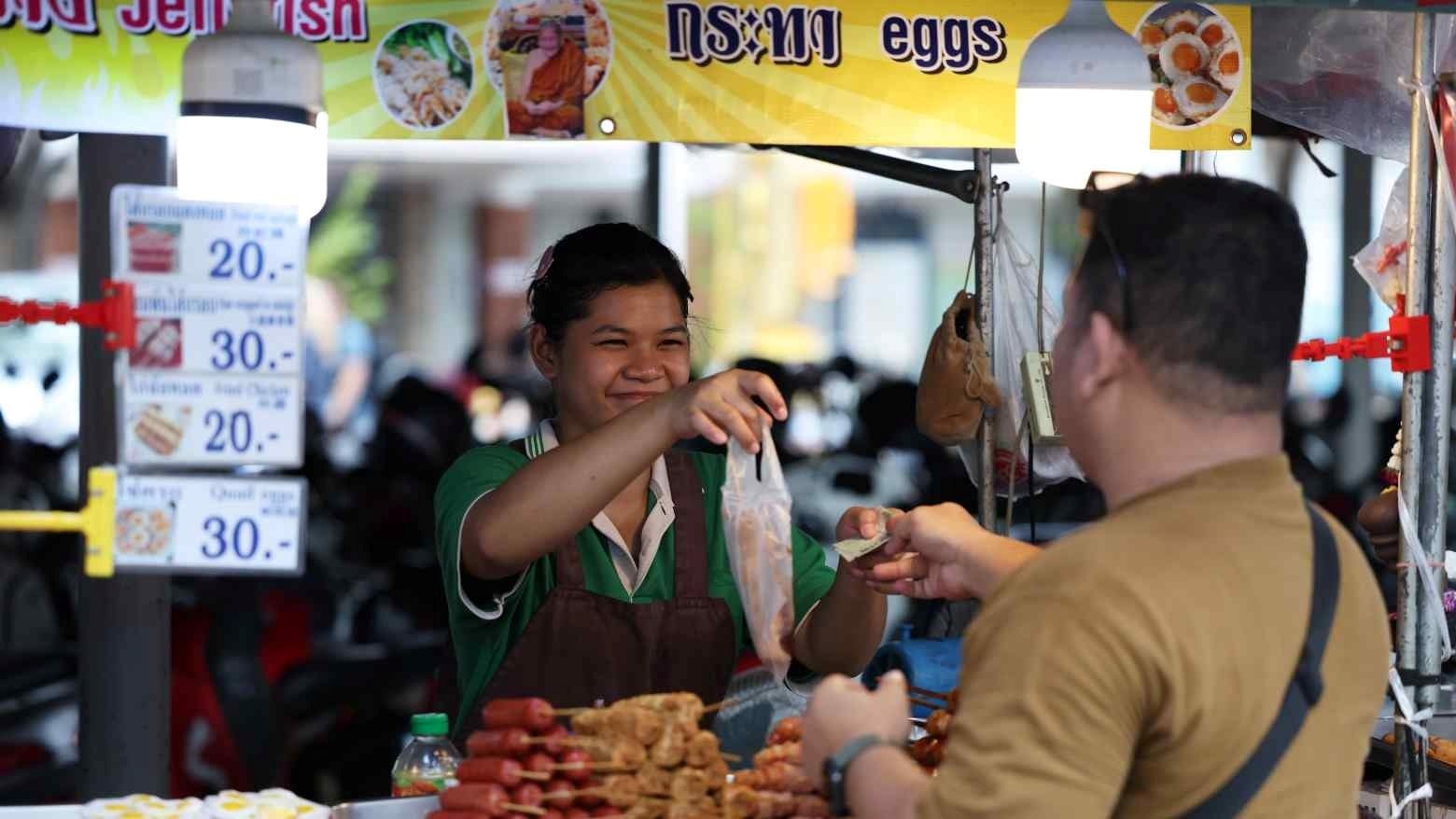 Nền kinh tế cuối cùng của ASEAN-6 công bố GDP 2024: Tăng thấp hơn kỳ vọng, một ngành trụ cột chiếm 60% GDP tăng vượt dự báo- Ảnh 1.