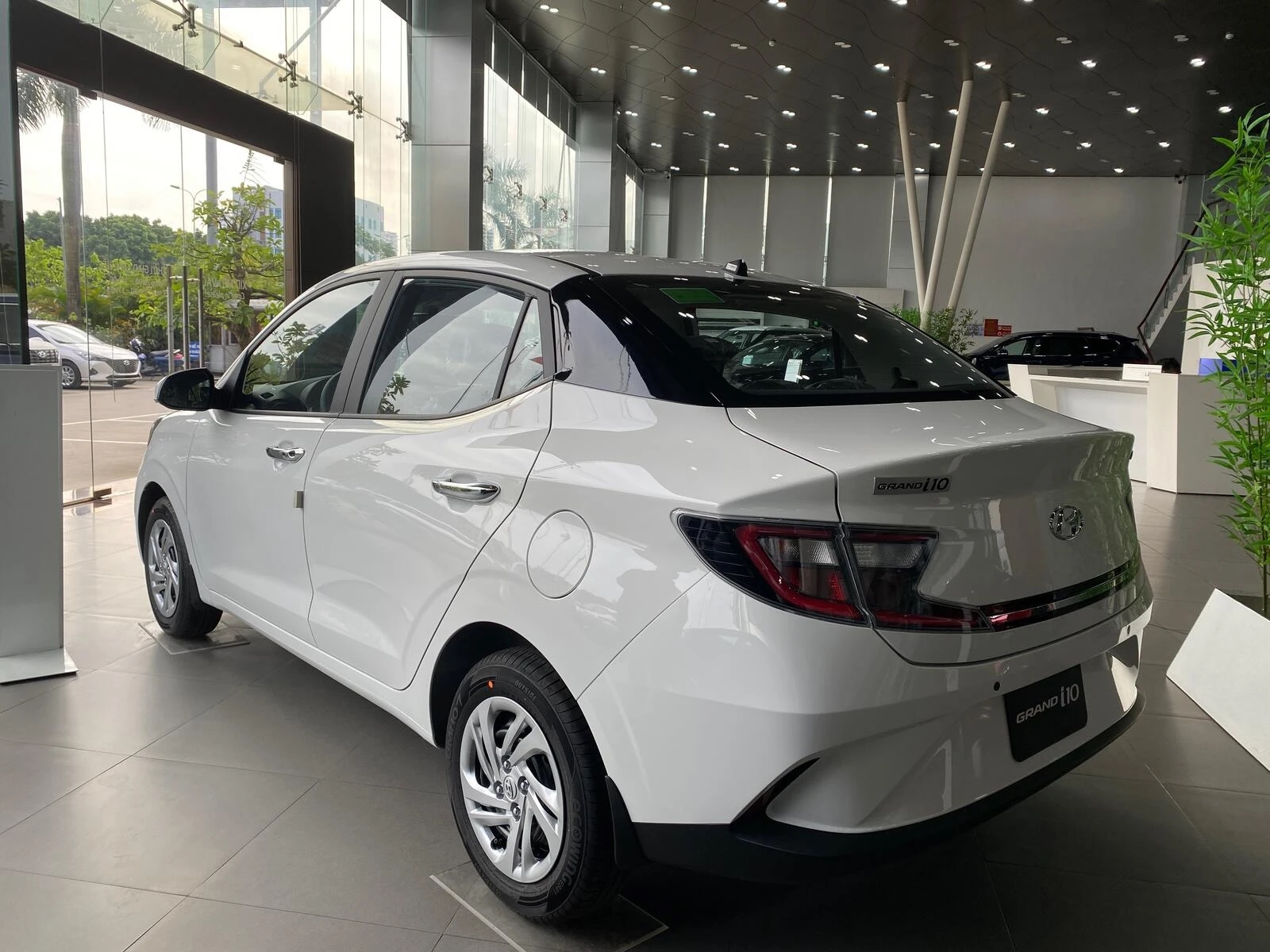 Hyundai Grand i10 AT sedan giảm tới 60 triệu tại đại lý, giá thực tế chỉ còn 395 triệu, 'mềm' hơn Wigo, Morning tương đương- Ảnh 5.