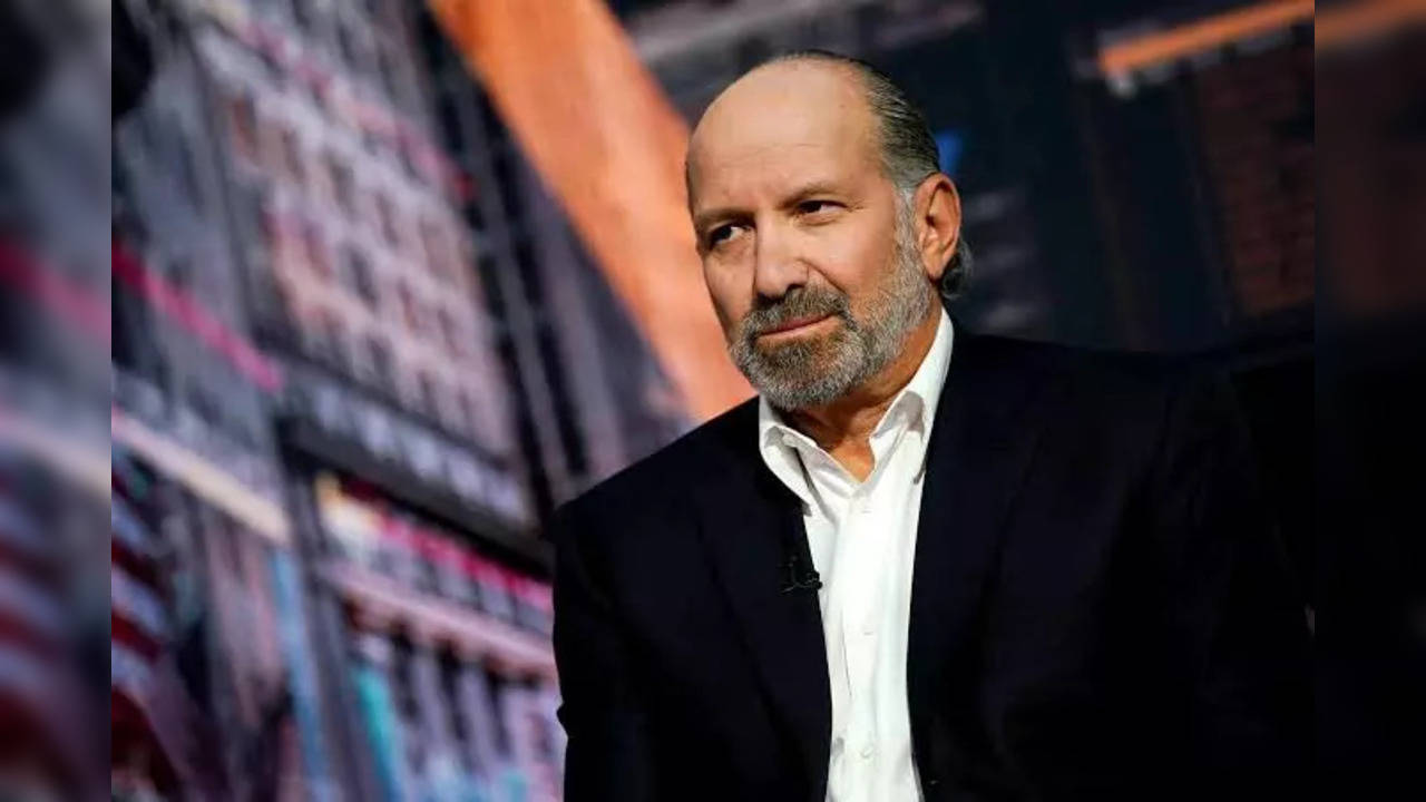 Tổng thống Donald Trump liên tục tung đòn thuế quan, dân Mỹ có thể lãnh hậu quả- Ảnh 1. Howard Lutnick (Photo Credits: X / Twitter)