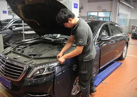 Mang Mercedes đi sửa, 1 tháng sau, người đàn ông phát hiện nhiều phụ tùng kém chất lượng bị thay thế: Cửa hàng khẳng định chúng tôi cũng là nạn nhân- Ảnh 1.