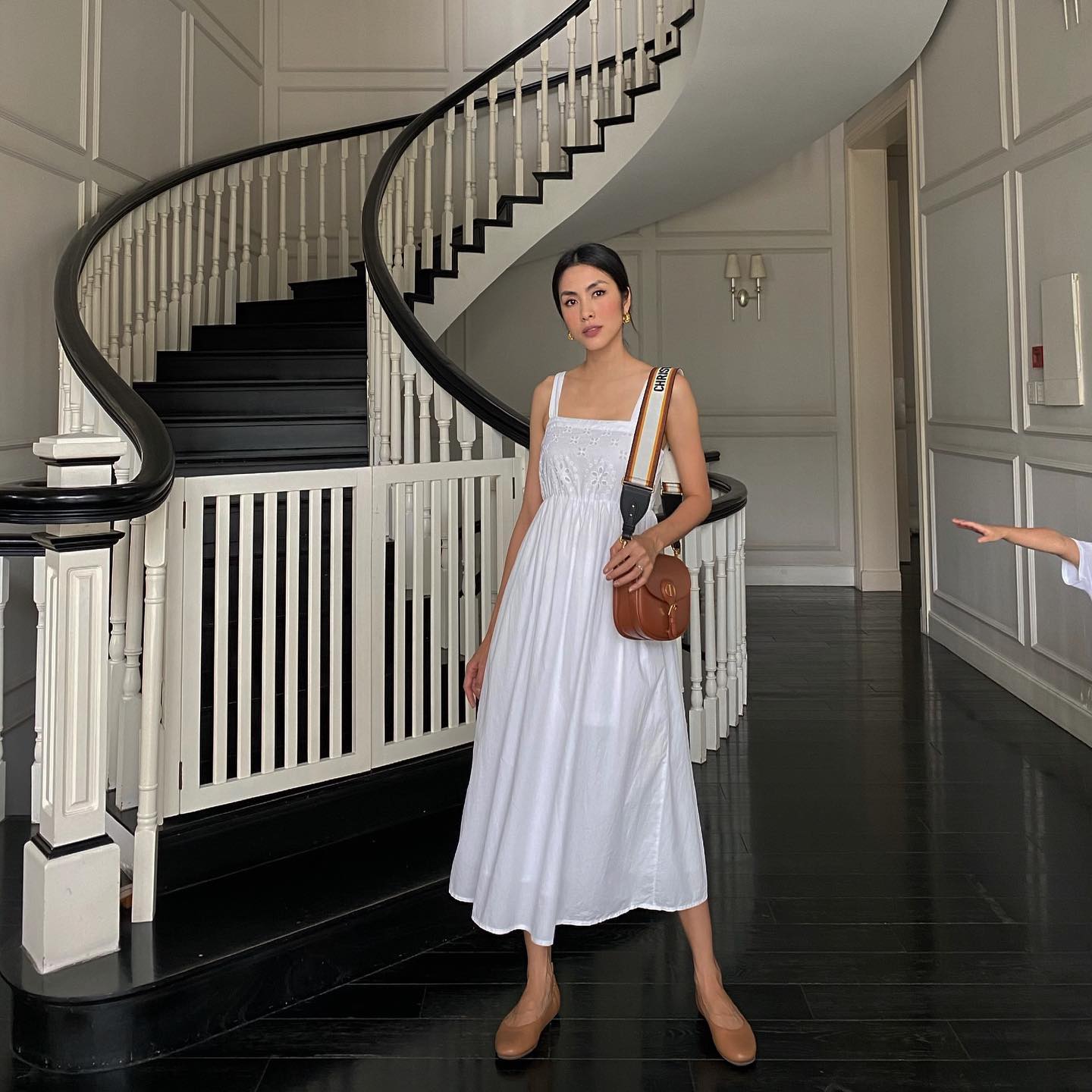 Gu chọn giày của các nàng dâu hào môn: 5 mẫu mã tinh tế, phối kiểu gì cũng đẹp- Ảnh 8. Gu chọn giày của các nàng dâu hào môn: 5 mẫu mã tinh tế, phối kiểu gì cũng đẹp- Ảnh 8.