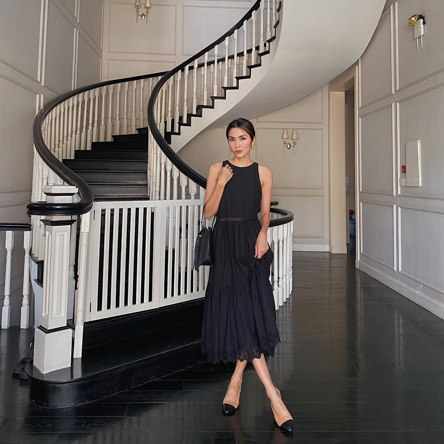 Gu chọn giày của các nàng dâu hào môn: 5 mẫu mã tinh tế, phối kiểu gì cũng đẹp- Ảnh 4. Gu chọn giày của các nàng dâu hào môn: 5 mẫu mã tinh tế, phối kiểu gì cũng đẹp- Ảnh 4.