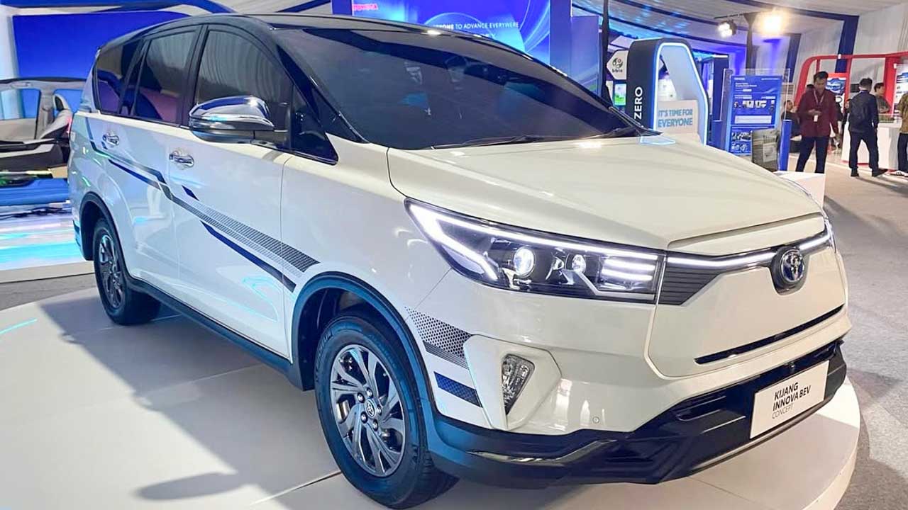 Xem trước Toyota Innova 2025 bản thuần điện: Mạnh gần 180 mã lực, có 'cần số' điện tử, ghế ngồi thương gia- Ảnh 1.