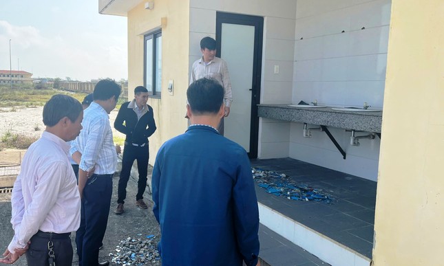 Cảng cá hơn 200 tỷ vừa bàn giao đã phải khắc phục khẩn cấp- Ảnh 5. Cảng cá hơn 200 tỷ vừa bàn giao đã phải khắc phục khẩn cấp- Ảnh 5.