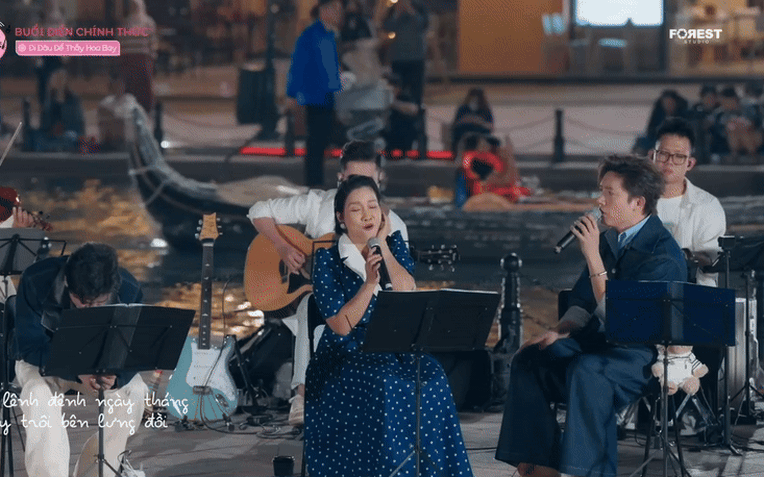 Mỹ Linh song ca với 1 Anh Trai lay động trái tim bao người, khiến Anh Tài “chọc dừa” bồi hồi đến bật khóc- Ảnh 1. Mỹ Linh song ca với 1 Anh Trai lay động trái tim bao người, khiến Anh Tài “chọc dừa” bồi hồi đến bật khóc- Ảnh 1.