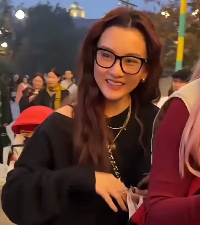 "Mỹ nữ sa ngã" đi trượt tuyết khiến ai cũng tiếc, showbiz không nên thiếu vắng nhan sắc này- Ảnh 13. "Mỹ nữ sa ngã" đi trượt tuyết khiến ai cũng tiếc, showbiz không nên thiếu vắng nhan sắc này- Ảnh 13.