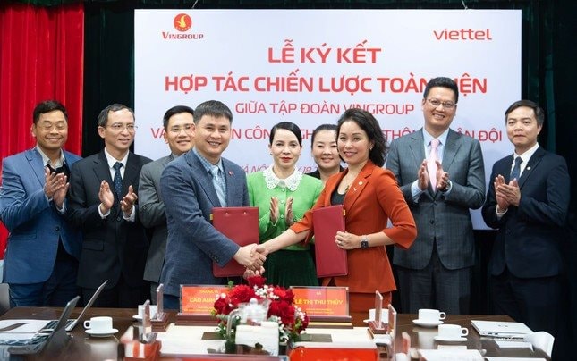 Viettel và Vingroup "song kiếm hợp bích": 1 lĩnh vực cực hot sẽ dùng taxi điện, trạm sạc tiếp đà bung lụa- Ảnh 1.