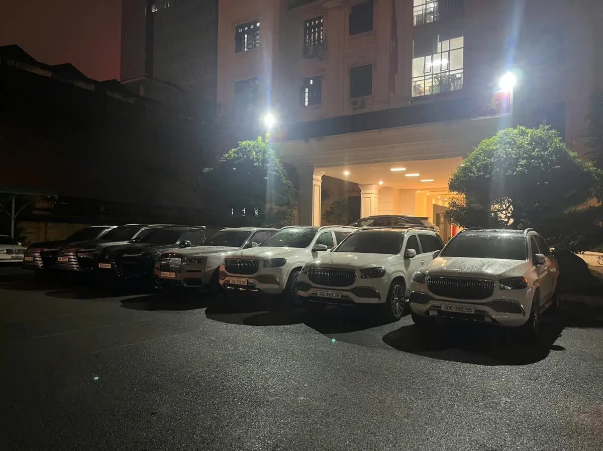 Hà Nội: Bắt 8 đối tượng trong ổ nhóm lừa đảo đầu tư tiền ảo, thu giữ tài sản 500 tỷ đồng- Ảnh 3. Hà Nội: Bắt 8 đối tượng trong ổ nhóm lừa đảo đầu tư tiền ảo, thu giữ tài sản 500 tỷ đồng- Ảnh 3.