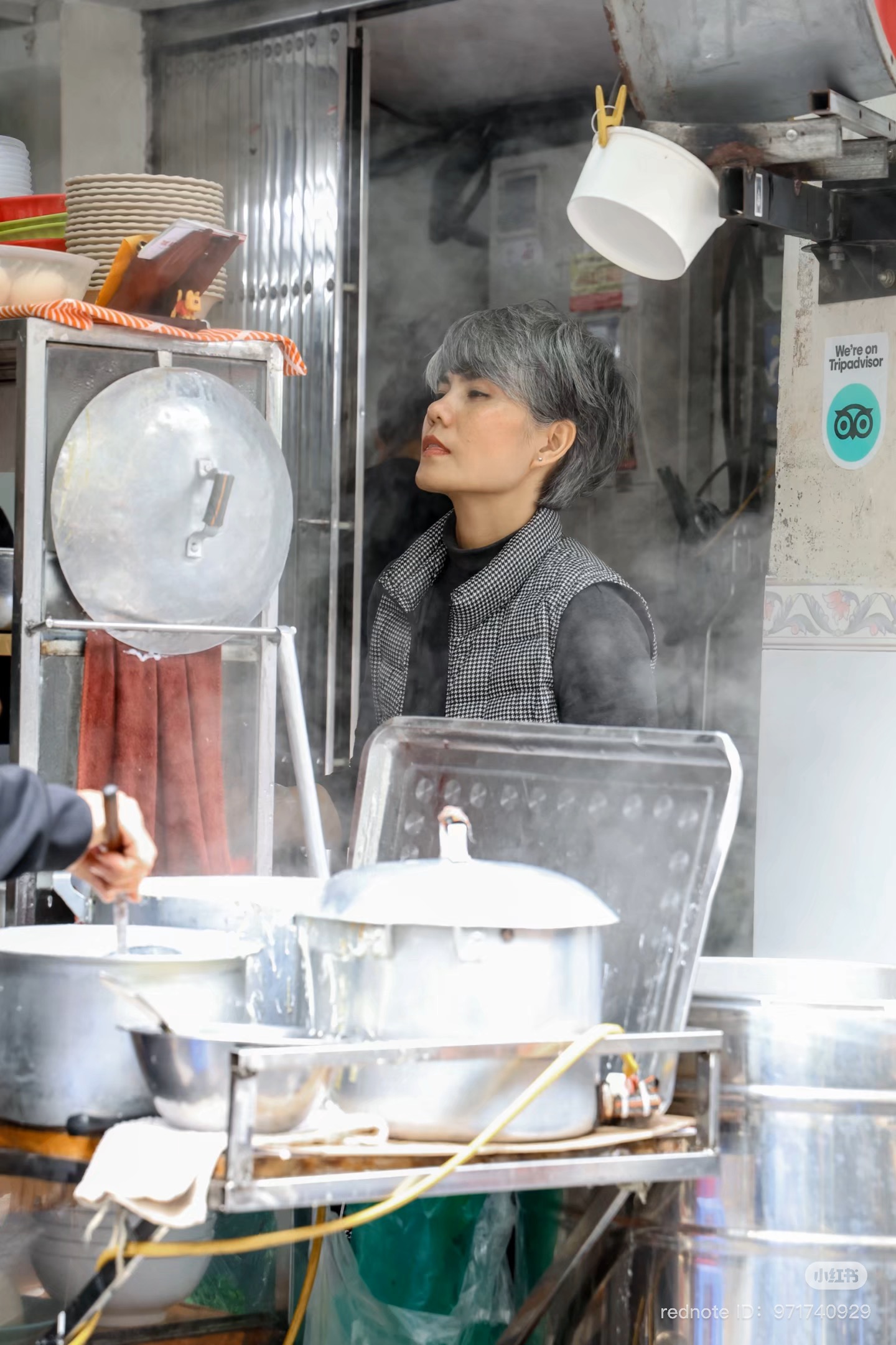 Du khách Trung Quốc bất ngờ phát hiện "Vương Phi bán phở ở Hà Nội", hoá ra cũng là người rất nổi tiếng tại Việt Nam- Ảnh 4. Du khách Trung Quốc bất ngờ phát hiện "Vương Phi bán phở ở Hà Nội", hoá ra cũng là người rất nổi tiếng tại Việt Nam- Ảnh 4.