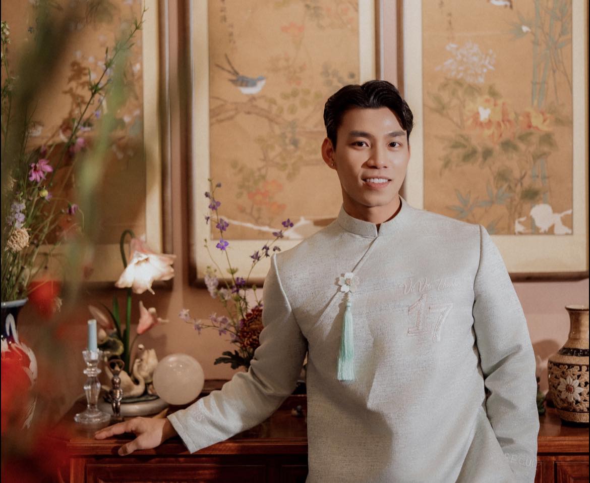 Văn Thanh vừa khoe ảnh nắm tay nàng hotgirl sexy, giàu có, liền có luôn thông báo gây xôn xao- Ảnh 4.