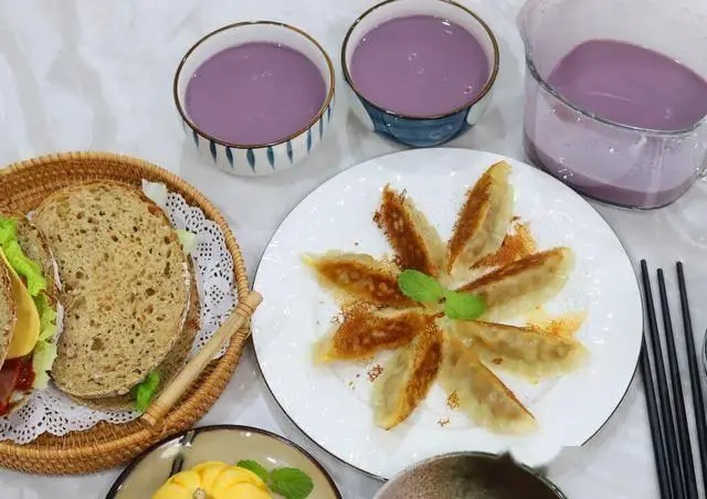 Những món ăn sáng nằm trong danh sách bị "cấm cửa": Vừa hại dạ dày lại tăng cân!- Ảnh 2. Những món ăn sáng nằm trong danh sách bị "cấm cửa": Vừa hại dạ dày lại tăng cân!- Ảnh 2.
