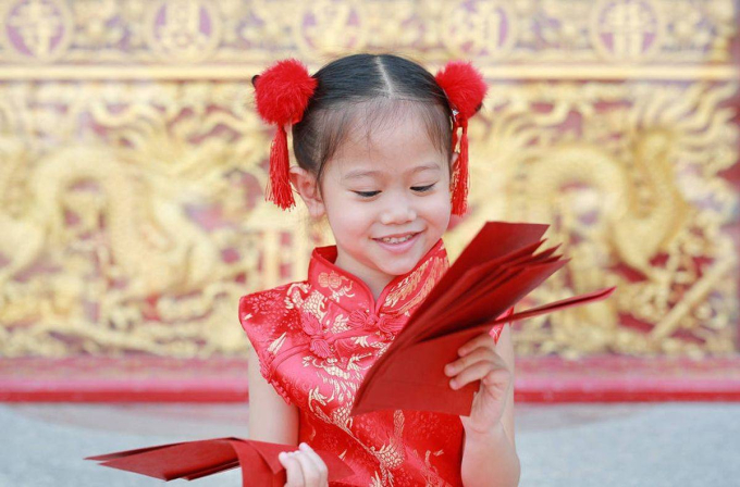 “Tờ tiền của em màu xanh, của anh cũng màu xanh, tờ nào nhiều hơn” - Câu nói của đứa trẻ khiến phụ huynh ở TP.HCM đứng hình- Ảnh 1.