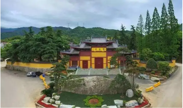 Nhận tin giếng bị "ma ám", chuyên gia lập tức phong tỏa: Kho báu trăm năm tìm thấy sau 12 ngày khai quật- Ảnh 1. Nhận tin giếng bị "ma ám", chuyên gia lập tức phong tỏa: Kho báu trăm năm tìm thấy sau 12 ngày khai quật- Ảnh 1.