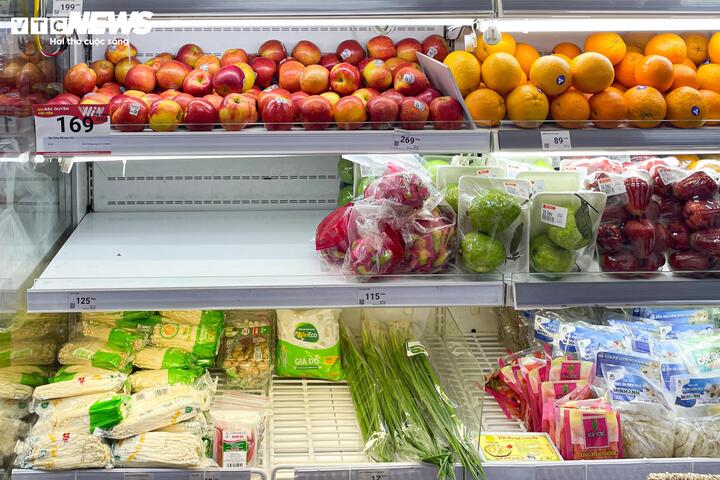 Siêu thị lại đầy ắp hàng hóa sau kỳ nghỉ Tết Nguyên đán Ất Tỵ- Ảnh 21.