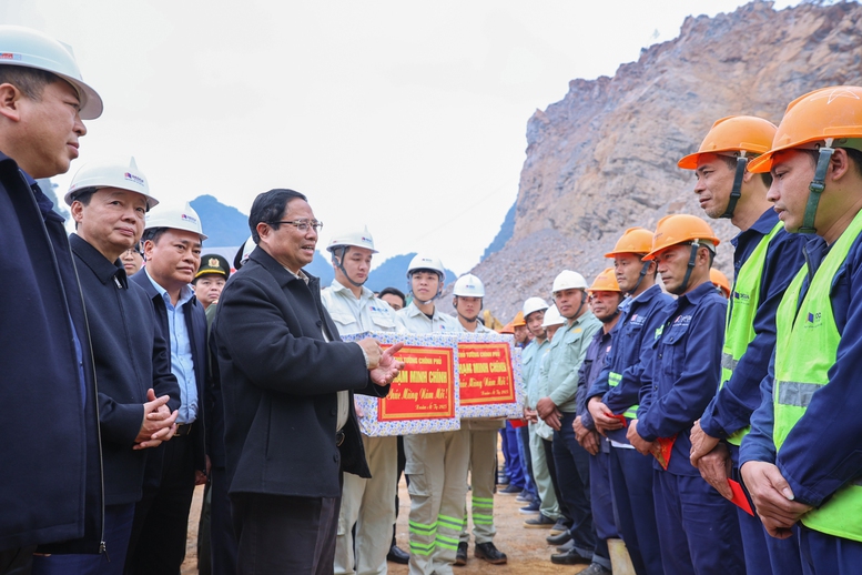 Thủ tướng thị sát dự án cao tốc Đồng Đăng (Lạng Sơn) - Trà Lĩnh (Cao Bằng)- Ảnh 3.