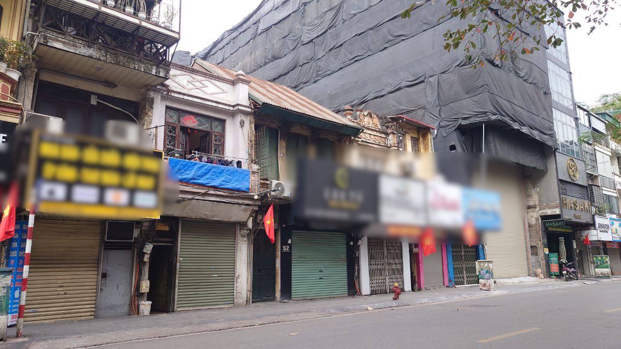 Chủ quán bún riêu bị tố bán 400k/bát buồn bã, hàng xóm động viên: “Lần sau rút kinh nghiệm, “quả đùa” này giá quá đắt!”- Ảnh 1.