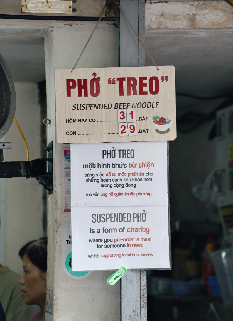 Du khách Trung Quốc bất ngờ phát hiện "Vương Phi bán phở ở Hà Nội", hoá ra cũng là người rất nổi tiếng tại Việt Nam- Ảnh 6. Du khách Trung Quốc bất ngờ phát hiện "Vương Phi bán phở ở Hà Nội", hoá ra cũng là người rất nổi tiếng tại Việt Nam- Ảnh 6.