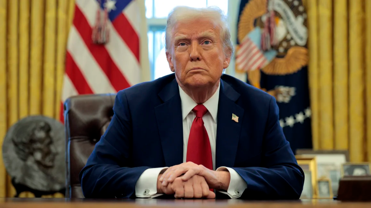 Ông Trump chính thức "giáng đòn" thuế quan vào Trung Quốc, Canada, Mexico: Nguy cơ bùng nổ thương chiến- Ảnh 1.