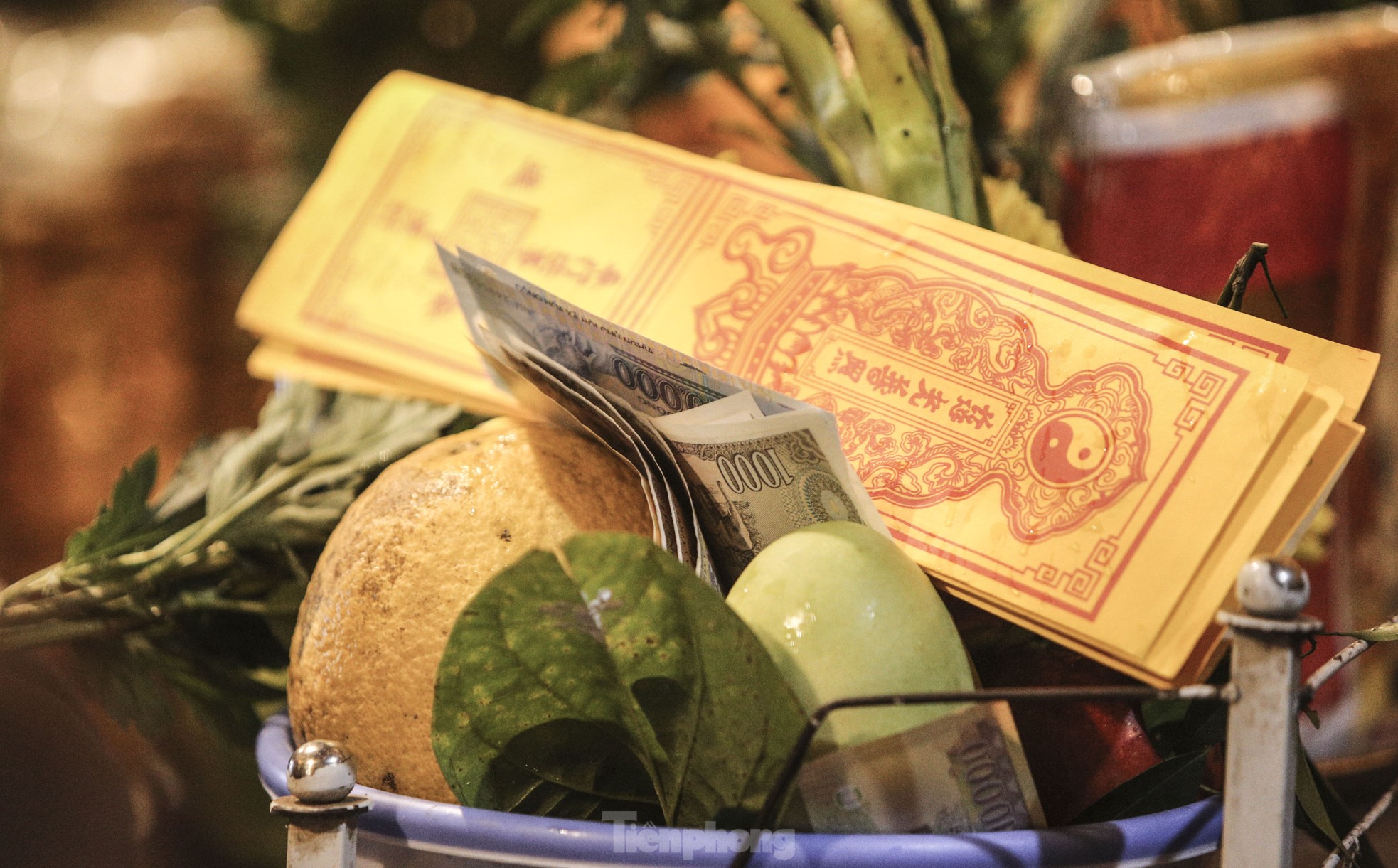 Ngày đầu năm về ngôi đền nộp hơn 25 tỷ đồng tiền công đức- Ảnh 9.