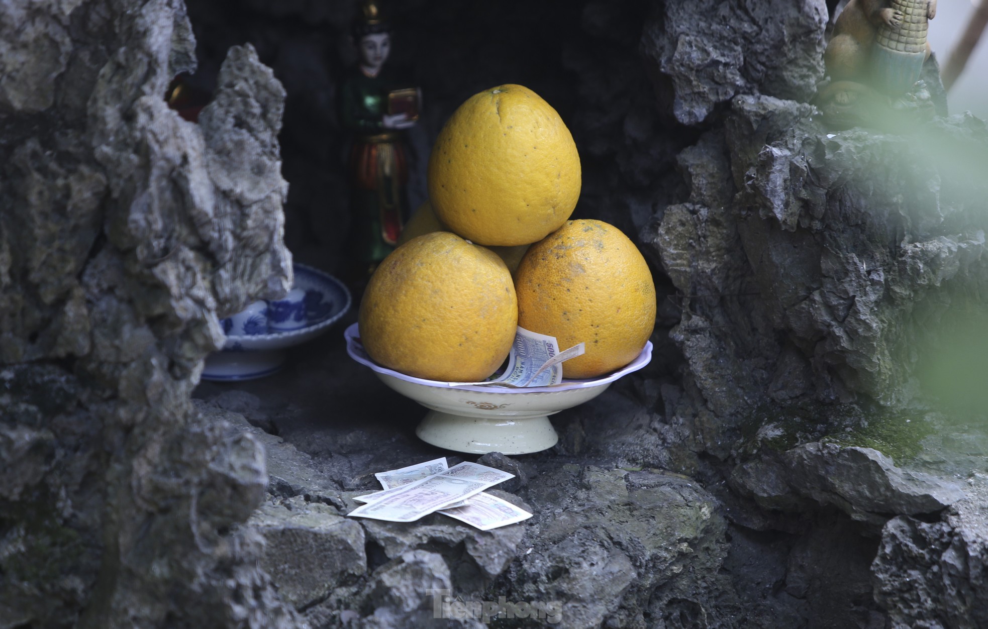 Ngày đầu năm về ngôi đền nộp hơn 25 tỷ đồng tiền công đức- Ảnh 10.