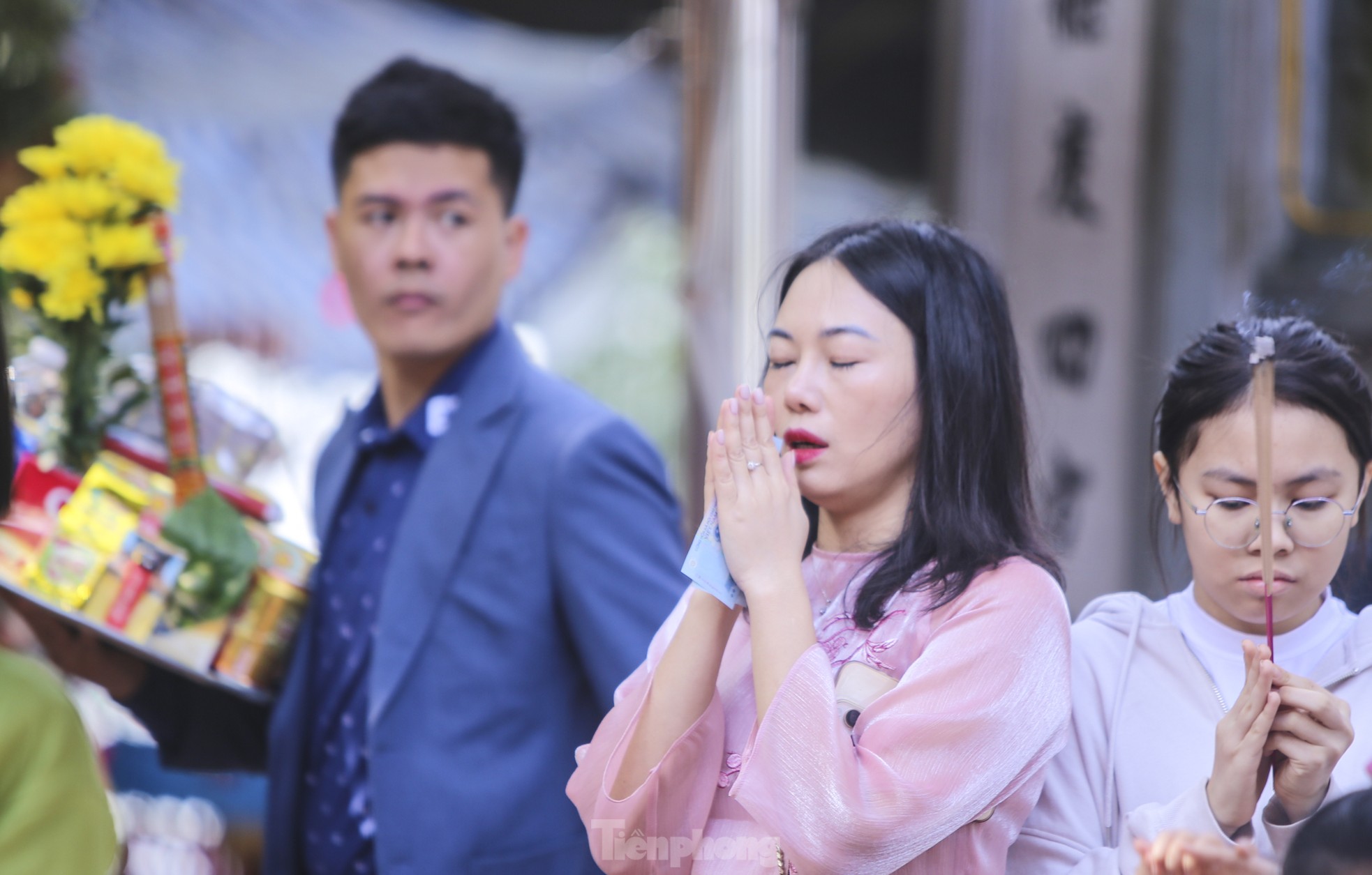 Ngày đầu năm về ngôi đền nộp hơn 25 tỷ đồng tiền công đức- Ảnh 6.