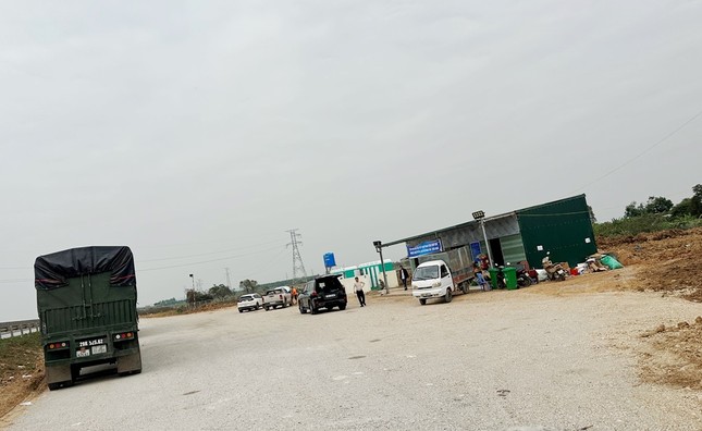 Cận cảnh ba trạm dừng nghỉ tạm trên cao tốc từ Hà Tĩnh ra Ninh Bình- Ảnh 4.