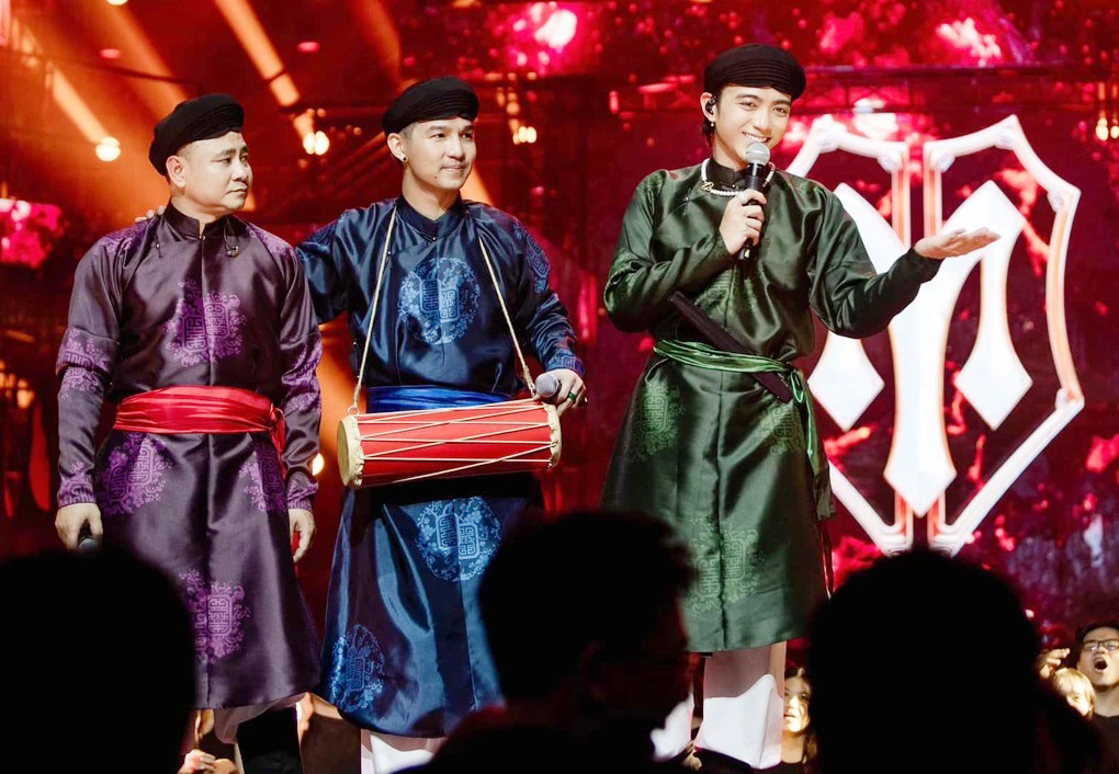 Nam NSND sở hữu vẻ ngoài lãng tử, con trai là ca sĩ nổi danh ở showbiz Việt- Ảnh 7. Nam NSND sở hữu vẻ ngoài lãng tử, con trai là ca sĩ nổi danh ở showbiz Việt- Ảnh 7.