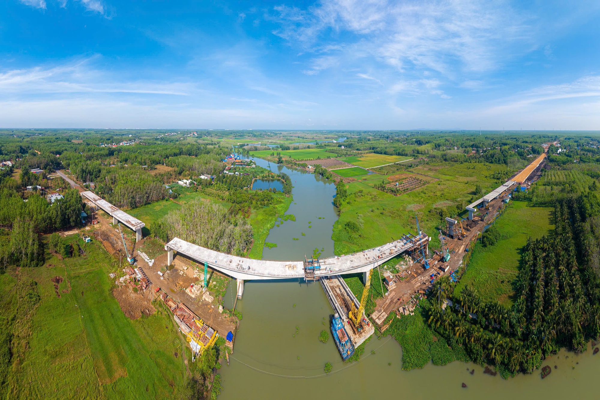 Cận cảnh đường Hồ Chí Minh qua tỉnh Bình Dương dự kiến thông xe kỹ thuật dịp 30-4- Ảnh 4.