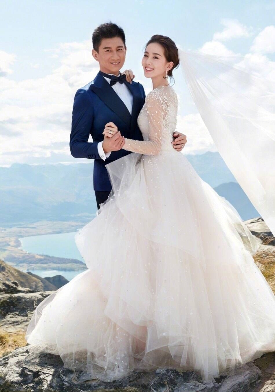 Nóng nhất xứ tỷ dân: Lưu Thi Thi chuyển tài sản cho Ngô Kỳ Long, nghi chấm dứt cuộc hôn nhân nghìn tỷ- Ảnh 2. Nóng nhất xứ tỷ dân: Lưu Thi Thi chuyển tài sản cho Ngô Kỳ Long, nghi chấm dứt cuộc hôn nhân nghìn tỷ- Ảnh 2.