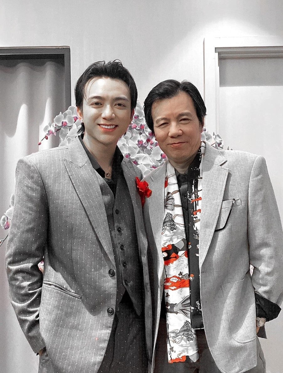 Nam NSND sở hữu vẻ ngoài lãng tử, con trai là ca sĩ nổi danh ở showbiz Việt- Ảnh 6. Nam NSND sở hữu vẻ ngoài lãng tử, con trai là ca sĩ nổi danh ở showbiz Việt- Ảnh 6.