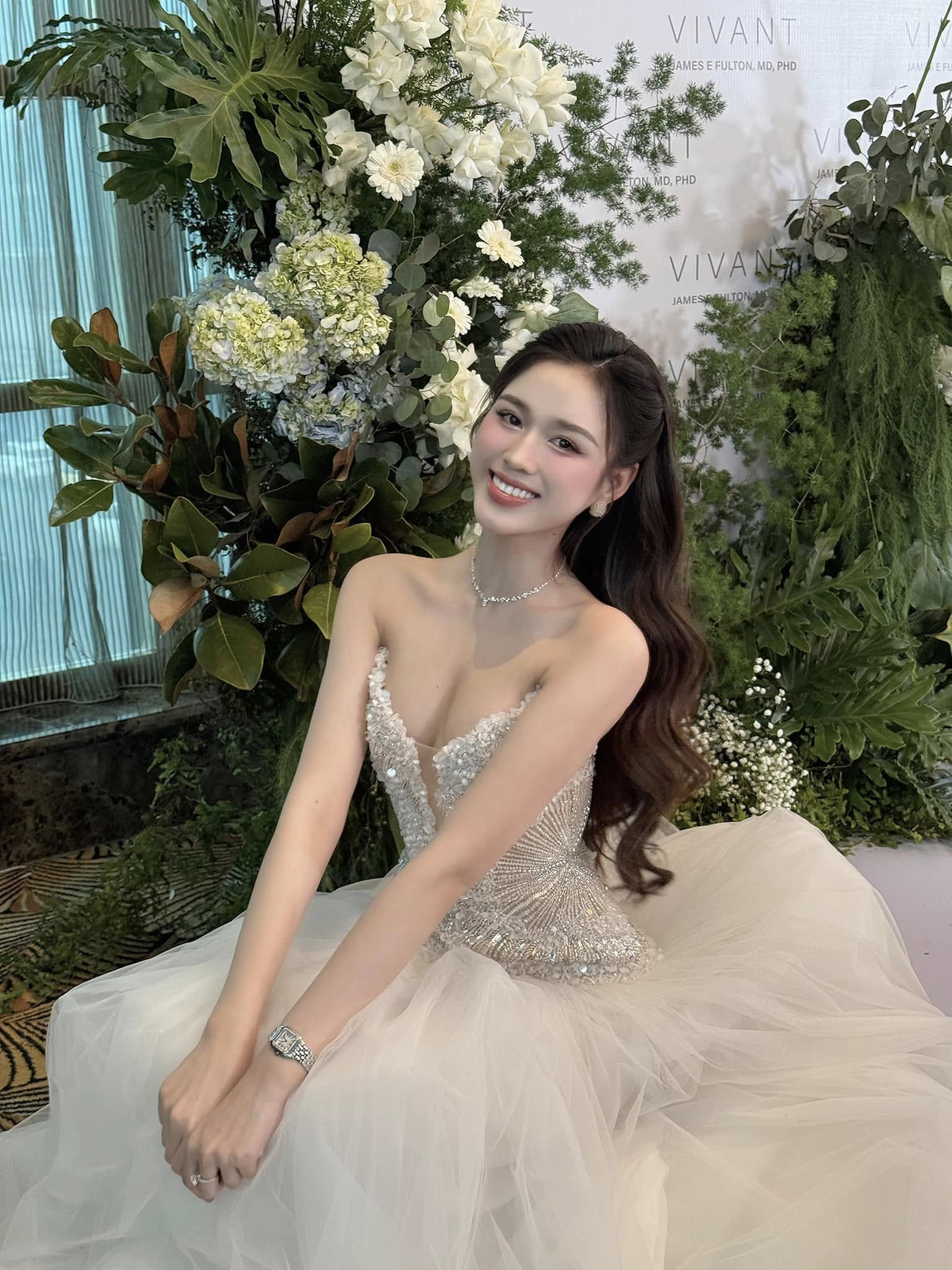 Hoa hậu Đỗ Hà gây sốt vì bộ ảnh tựa "nàng dâu mới", sở hữu vóc dáng vạn người mê nhờ rất chăm ăn 3 loại thực phẩm giảm cân- Ảnh 2. Hoa hậu Đỗ Hà gây sốt vì bộ ảnh tựa "nàng dâu mới", sở hữu vóc dáng vạn người mê nhờ rất chăm ăn 3 loại thực phẩm giảm cân- Ảnh 2.