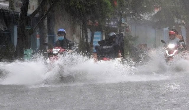 Tin gió mùa đông bắc mới nhất: Từ đêm nay đến ngày mai, nhiều nơi mưa rất to- Ảnh 1.