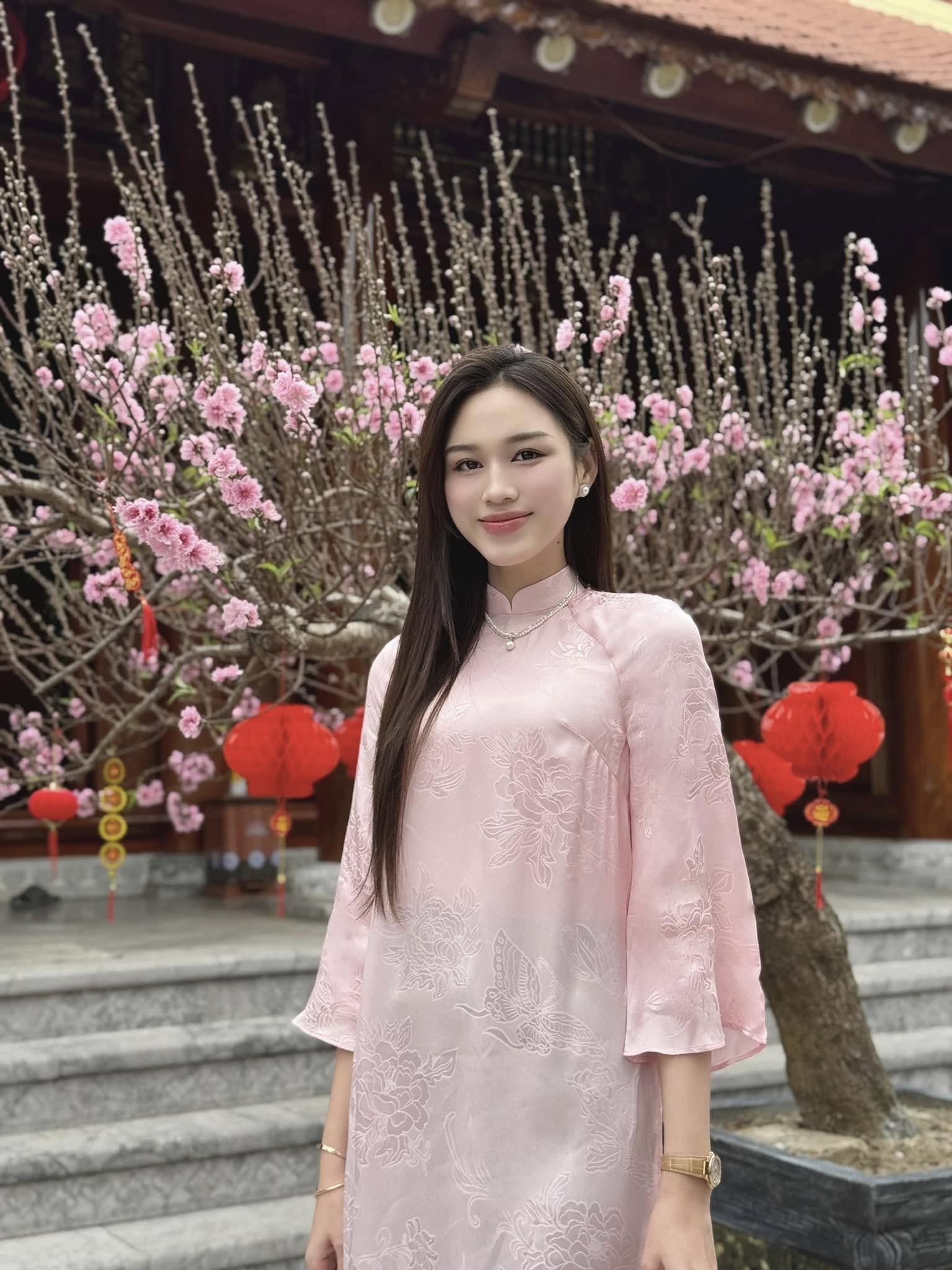 1 Hoa hậu Việt Nam có động thái y hệt Phương Nhi: Rục rịch kết hôn với thiếu gia?- Ảnh 3. 1 Hoa hậu Việt Nam có động thái y hệt Phương Nhi: Rục rịch kết hôn với thiếu gia?- Ảnh 3.