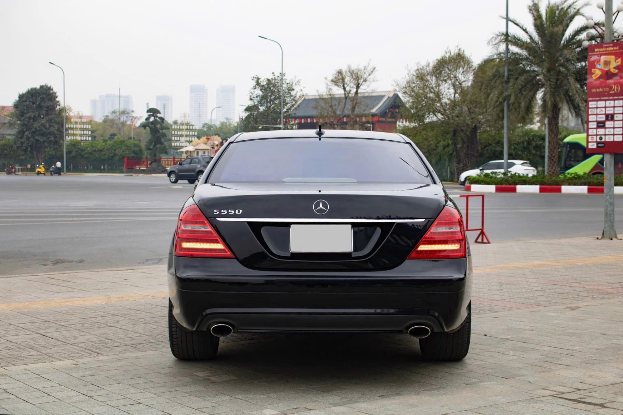 Mercedes-Ben S 550 2007 từng ra biển hơn 10 tỷ, nay giá chỉ bằng Kia K3, người bán khẳng định: Xe 'đẹp nhất Việt Nam'- Ảnh 8.