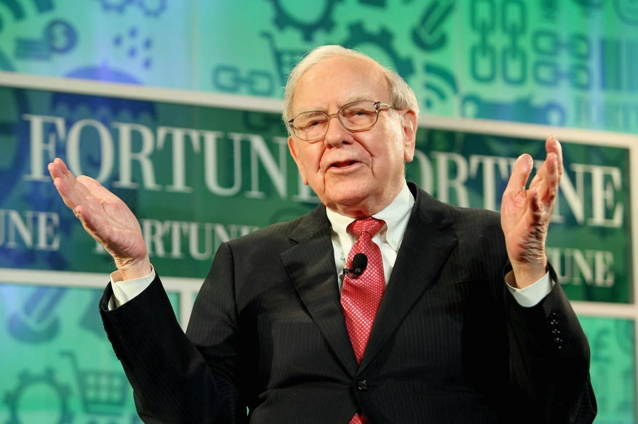 Tích trữ ' núi' tiền mặt 300 tỷ USD, Warren Buffett đang tính toán điều gì?- Ảnh 1.