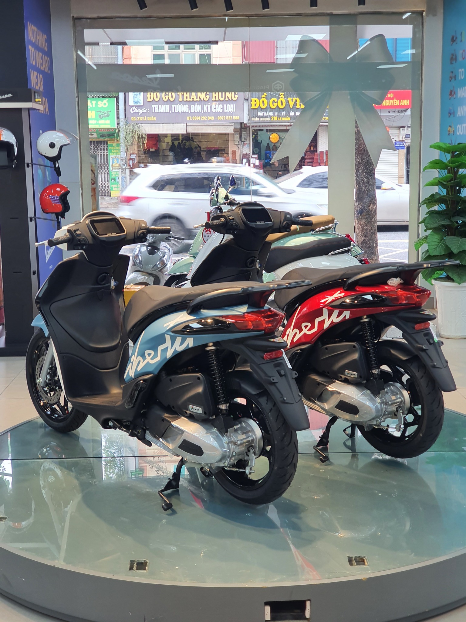 'Vua xe ga' 125cc của Ý vừa về đại lý Việt đã giảm giá mạnh: Nâng cấp loạt trang bị, ăn 2,19 lít/100km - cạnh tranh trực tiếp với SH Mode- Ảnh 4.