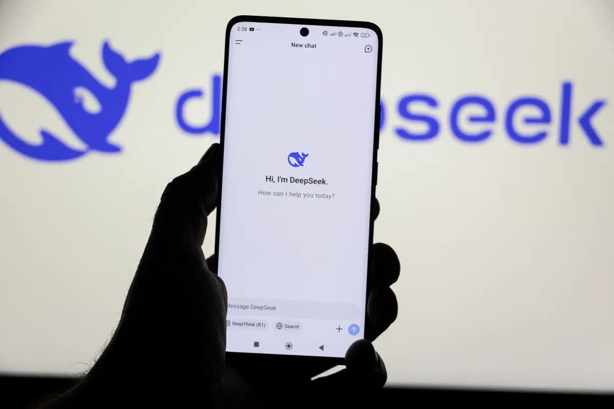 DeepSeek: Từ cơn sốt công nghệ đến tâm điểm chỉ trích về bảo mật dữ liệu- Ảnh 1. DeepSeek: Từ cơn sốt công nghệ đến tâm điểm chỉ trích về bảo mật dữ liệu- Ảnh 1.