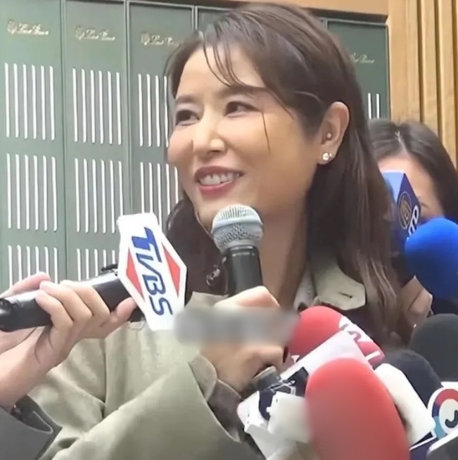 Lí do Lâm Tâm Như mặt sưng phồng, biến dạng khiến gần 100 triệu người sốc nặng- Ảnh 2. Lí do Lâm Tâm Như mặt sưng phồng, biến dạng khiến gần 100 triệu người sốc nặng- Ảnh 2.