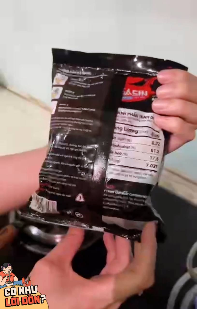 Mì cay Sasin gói của diễn viên Quốc Trường: Giá đắt, không có topping và hương vị vẫn chưa Mì cay Sasin gói của diễn viên Quốc Trường: Giá đắt, không có topping và hương vị vẫn chưa
