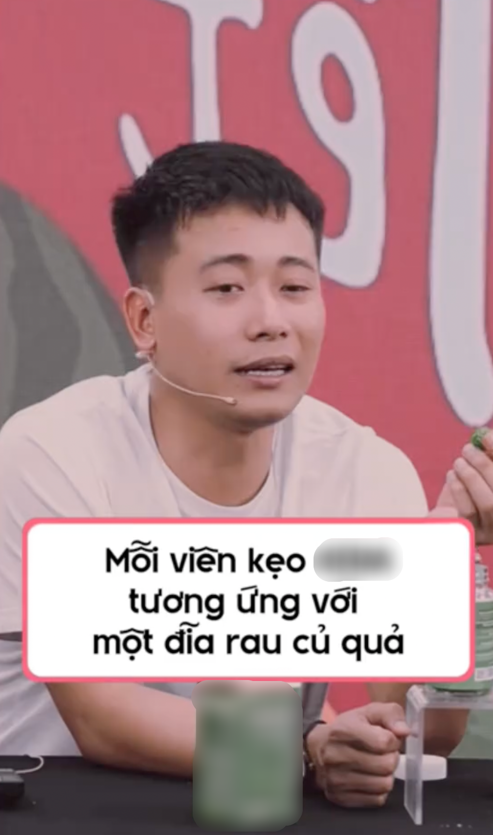 Quang Linh Vlogs xin lỗi vì màn quảng cáo quá lố: 1 viên kẹo bằng 1 đĩa rau- Ảnh 1.