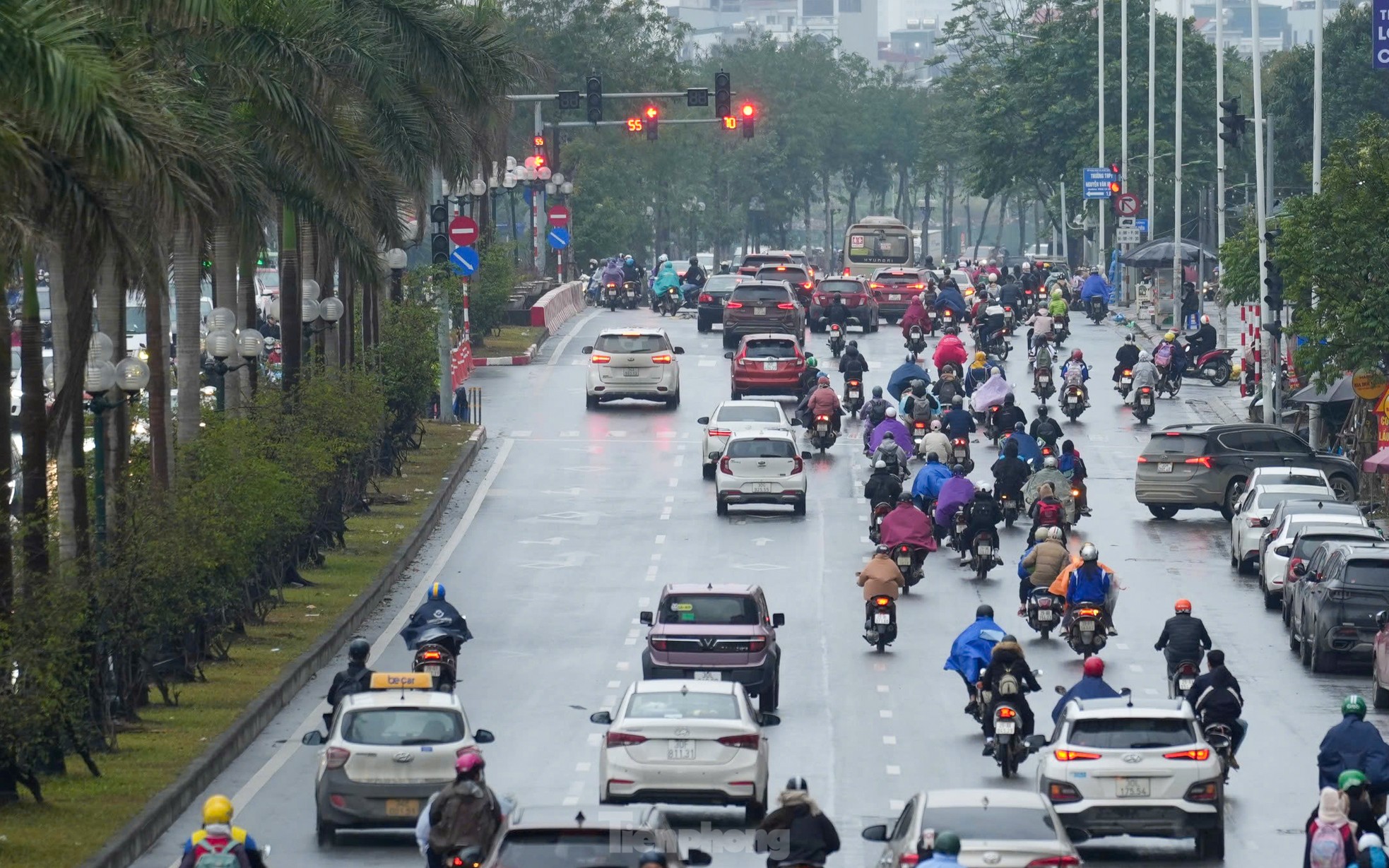 Hà Nội tắt đèn đỏ, đóng một ngã tư ở Hà Nội để giảm ùn tắc- Ảnh 12.