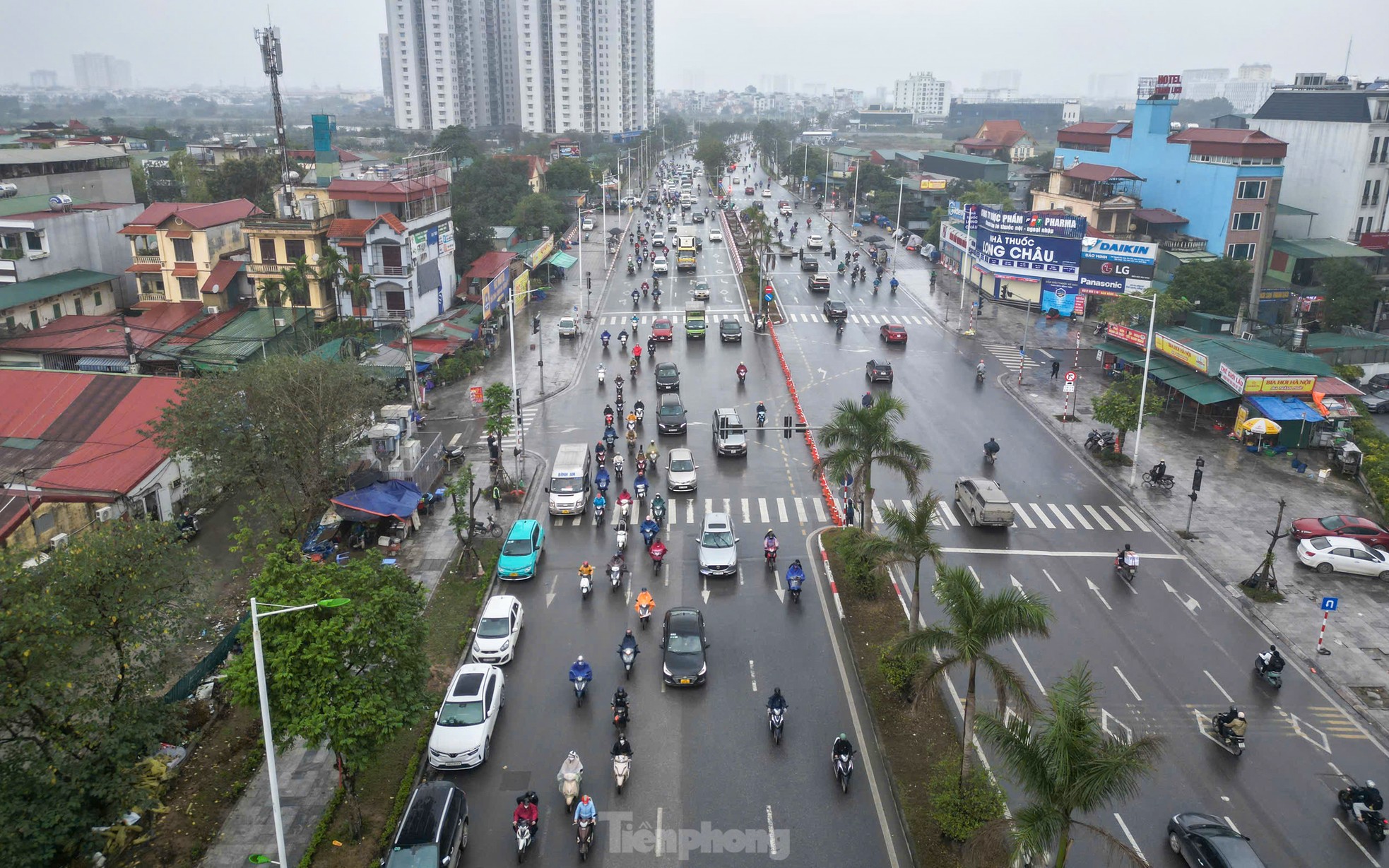 Hà Nội tắt đèn đỏ, đóng một ngã tư ở Hà Nội để giảm ùn tắc- Ảnh 1.