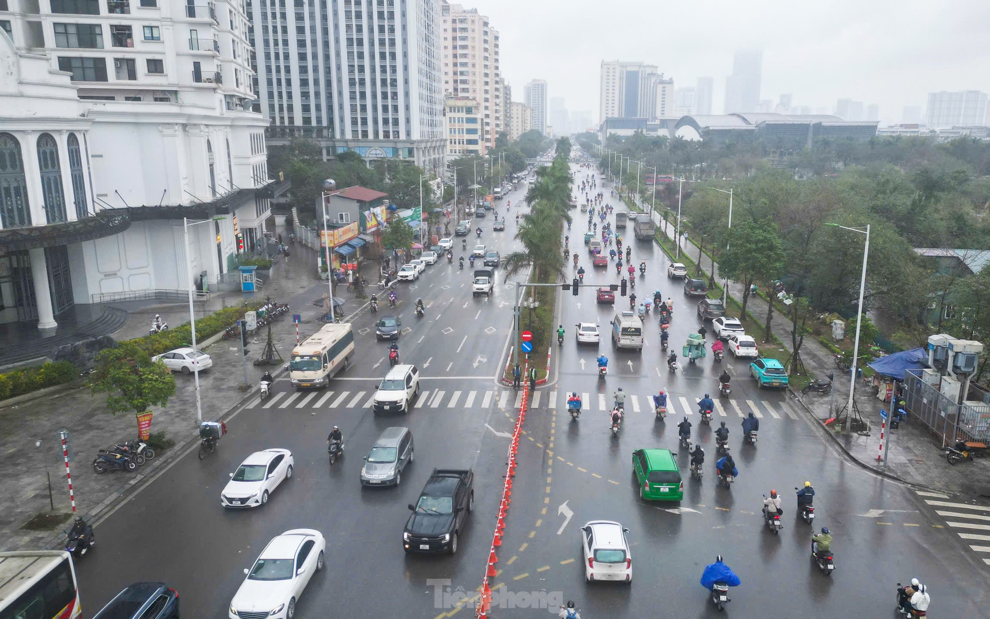 Hà Nội tắt đèn đỏ, đóng một ngã tư ở Hà Nội để giảm ùn tắc- Ảnh 5.