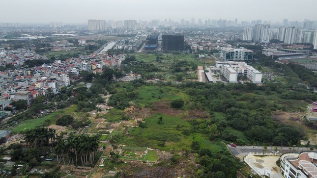 Đấu giá đất 'vàng' thu hơn 1.800 tỷ tại Hà Nội: 'Lộ' lý do chỉ 2 đơn vị tham gia và được áp theo bảng giá cũ- Ảnh 2.