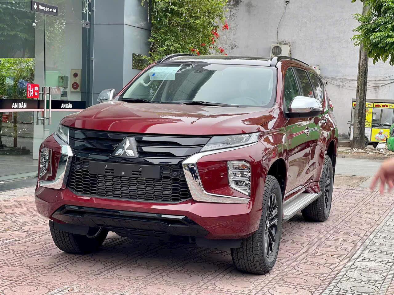 Giá Mitsubishi Pajero Sport tiếp tục 'dò đáy' tại đại lý: Giảm nhiều nhất 275 triệu 'dọn kho' chờ bản mới ra mắt- Ảnh 1.