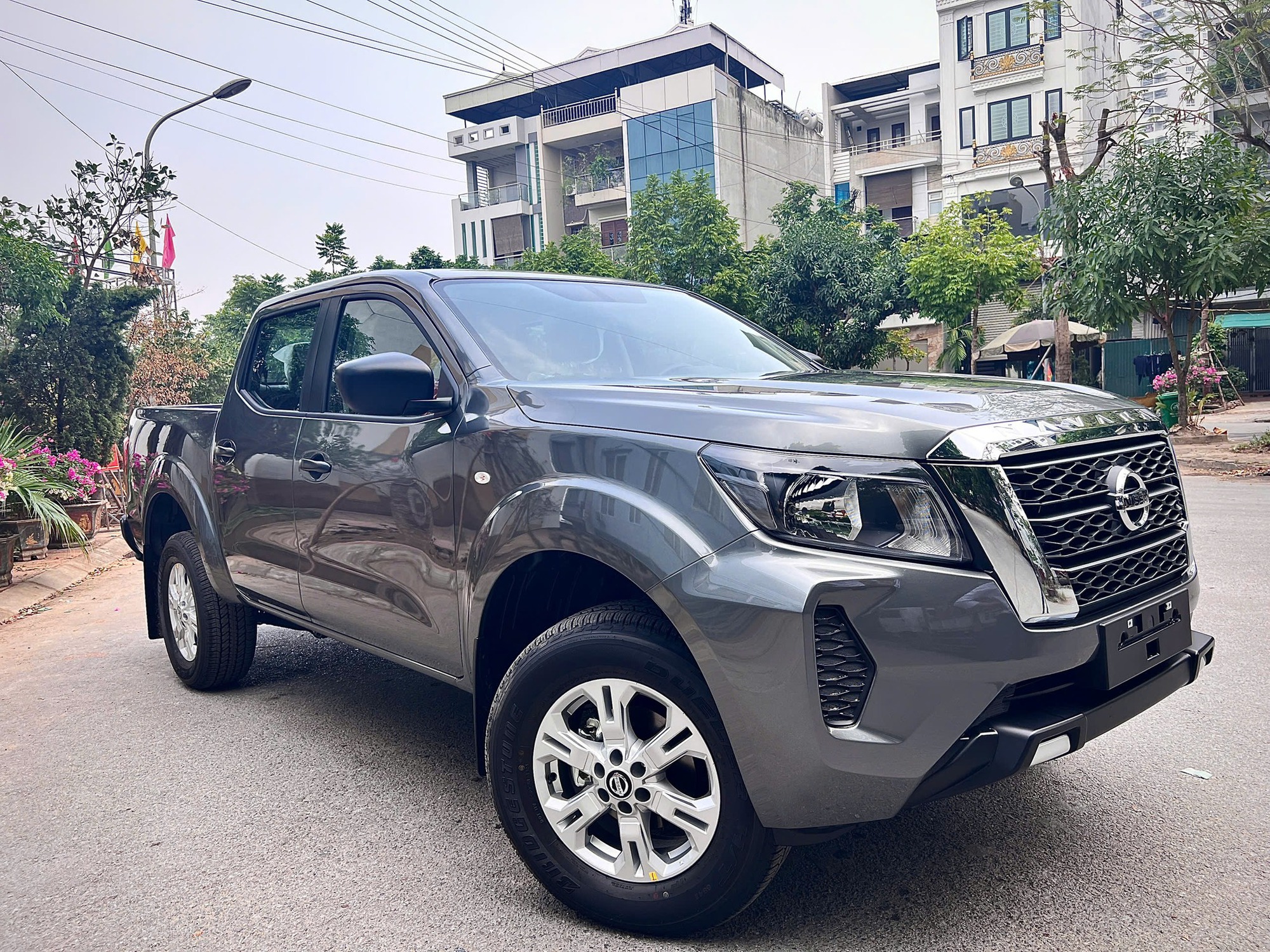 Nissan Navara giảm hơn 80 triệu tại đại lý: Giá thực tế rẻ nhất phân khúc, tăng sức cạnh tranh với Triton, Hilux- Ảnh 1.