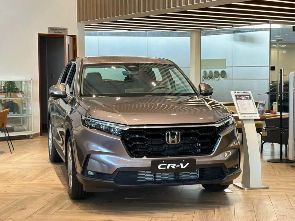 Honda CR-V bất ngờ giảm đậm gần 100 triệu đồng kèm ưu đãi khủng, giá mới từ 930 triệu đồng- Ảnh 1.